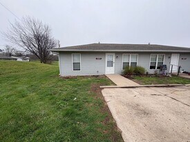 1019 N Arrowhead Ridge in Independence, MO - Building Photo