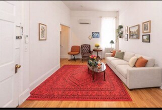 109 W Monument St in Baltimore, MD - Building Photo - Building Photo