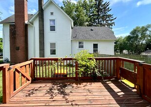 727 Emerald Ave NE in Grand Rapids, MI - Foto de edificio - Building Photo