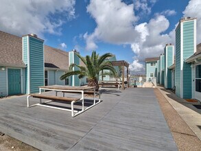 15201 Leeward Dr in Corpus Christi, TX - Building Photo - Building Photo