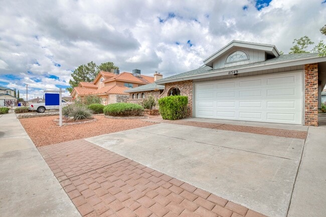 11549 James Grant Dr in El Paso, TX - Building Photo - Building Photo