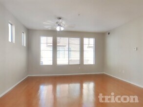 16825 N 14th St in Phoenix, AZ - Building Photo - Building Photo