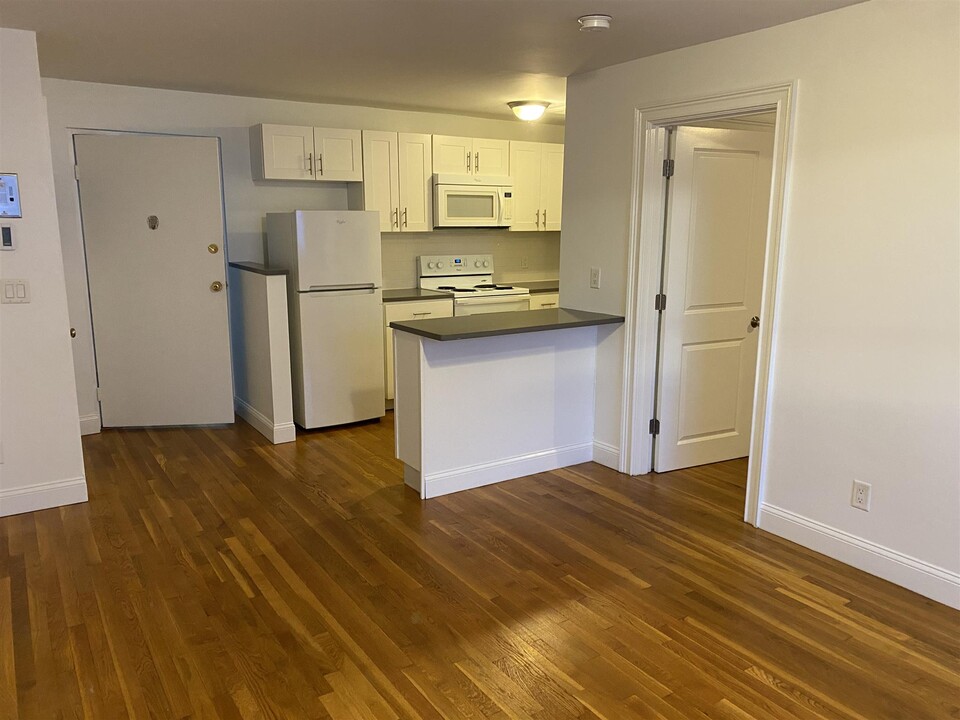 131 Summer St, Unit 25 in Malden, MA - Building Photo