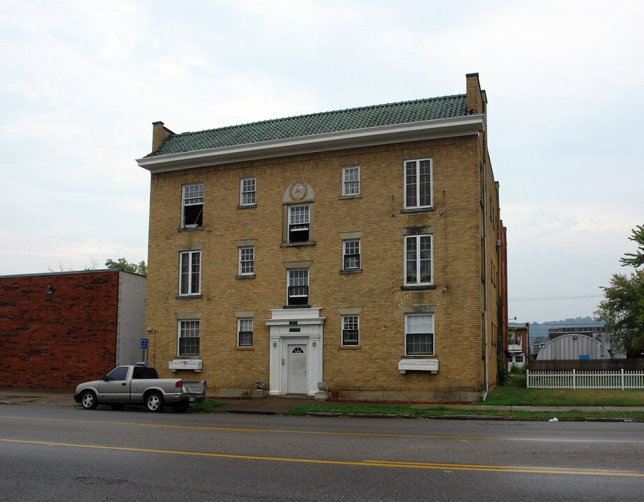 The Flats in Huntington, WV - Building Photo