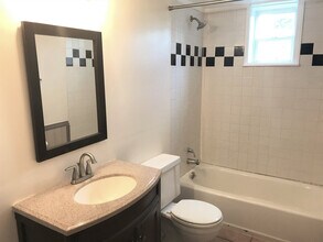 203 Dogwood Rd in Candler, NC - Building Photo - Building Photo