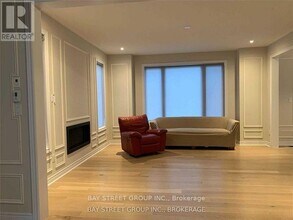 1095 Azalea Ave in Pickering, ON - Building Photo - Building Photo