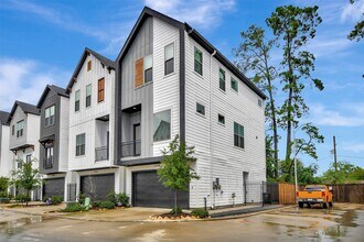 3704 Creekmont Grn Ln in Houston, TX - Building Photo - Building Photo