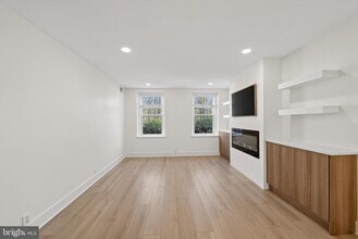 3450 39th St NW in Washington, DC - Building Photo - Building Photo