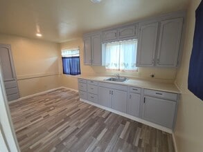 20270 CA-140 in Gustine, CA - Building Photo - Building Photo