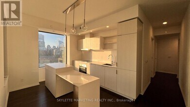 12-712 Bonnycastle St in Toronto, ON - Building Photo - Building Photo