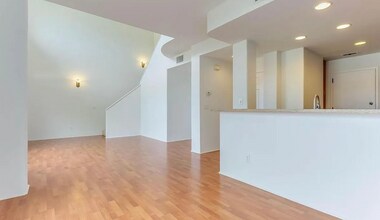 520 Lunalilo Home Rd in Honolulu, HI - Building Photo - Building Photo