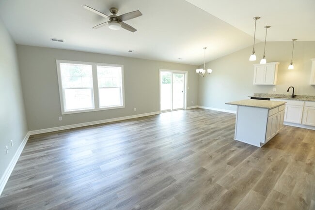 property at 1750 Meadowlark Ln