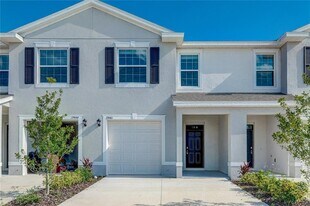 17440 Crescent Moon Lp in Bradenton, FL - Building Photo