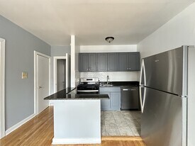 5659 N Ridge Ave, Unit A03W in Chicago, IL - Building Photo