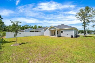147 Bradford Ct in Freeport, FL - Building Photo - Building Photo