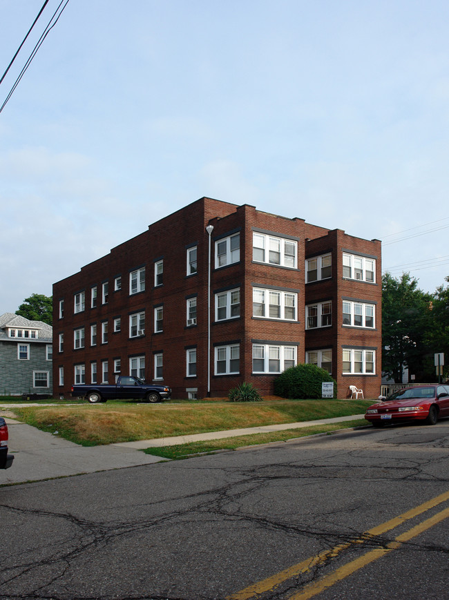 1621 Shorb Ave NW in Canton, OH - Building Photo - Building Photo