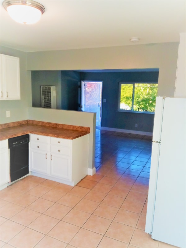 1050 Grand Ave, Unit D in Sacramento, CA - Building Photo - Building Photo