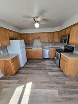 633 7th St in Burlington, CO - Building Photo