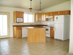 2373 Sierra Vista Ct in Alamogordo, NM - Building Photo - Building Photo