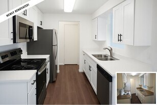 Heritage Woods in Redmond, WA - Building Photo