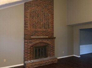 8819 W 77th St in Overland Park, KS - Building Photo - Building Photo