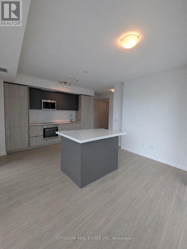 28 Widmer St in Toronto, ON - Building Photo - Building Photo