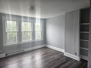 5463 Arlington St, Unit 2 in Philadelphia, PA - Foto de edificio - Building Photo