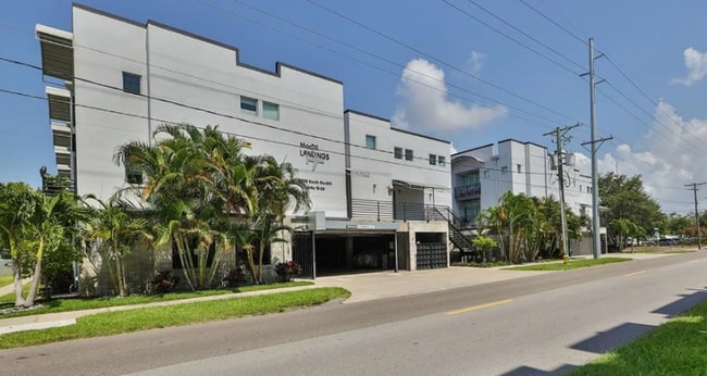 property at 5008 S MacDill Ave