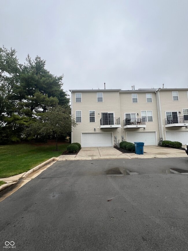 9451 Glencroft Way in Indianapolis, IN - Building Photo - Building Photo