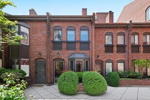 1008 Paper Mill Ct NW in Washington, DC - Building Photo