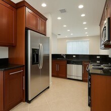 5140 NW 30th Ln in Fort Lauderdale, FL - Building Photo - Building Photo