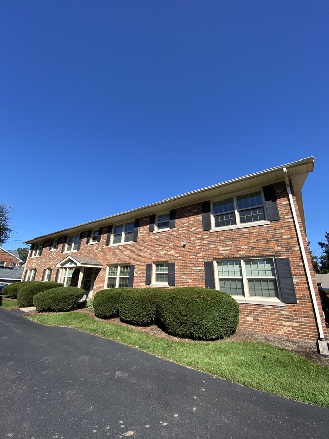 Romany Road Apartments in Lexington, KY - Foto de edificio - Building Photo