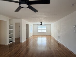 914 Belmeade Dr in Corpus Christi, TX - Building Photo - Building Photo