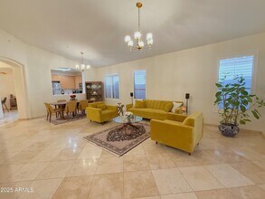 8092 E Michelle Dr in Scottsdale, AZ - Building Photo - Building Photo