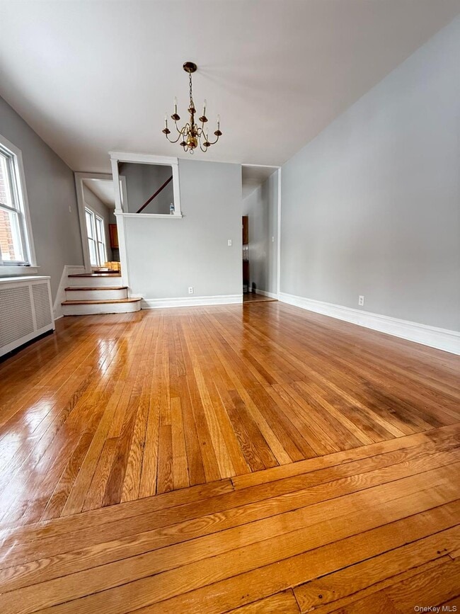 7 Flower St in New Rochelle, NY - Building Photo - Building Photo