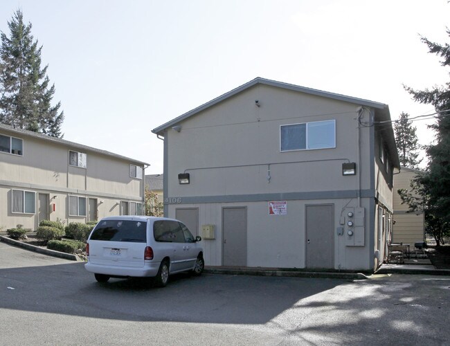 Multi-Family in Tacoma, WA - Building Photo - Building Photo