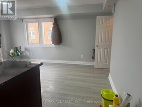 1795 Markham Rd in Toronto, ON - Building Photo - Building Photo