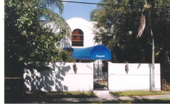 2563 Trapp Ave in Miami, FL - Building Photo