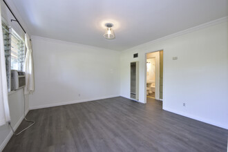 247 N Mountain Trl in Sierra Madre, CA - Building Photo - Interior Photo