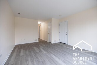 6323 W Fullerton Ave, Unit 3 in Chicago, IL - Building Photo - Building Photo