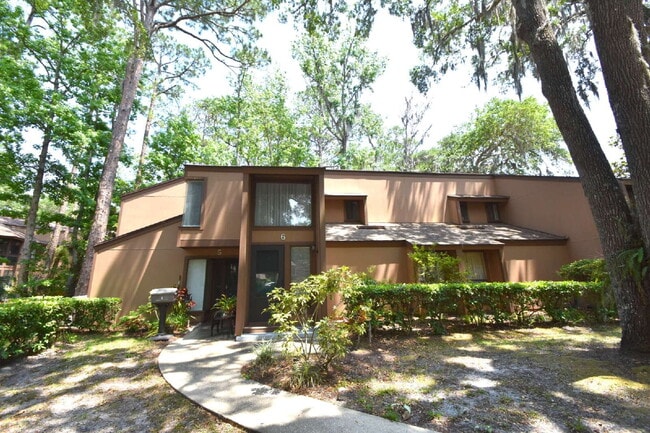 6 Broadmore Cir in Palm Coast, FL - Building Photo - Building Photo
