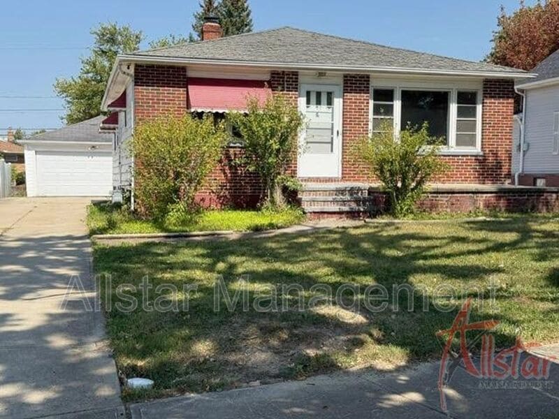 3436 Dellwood Dr in Parma, OH - Building Photo