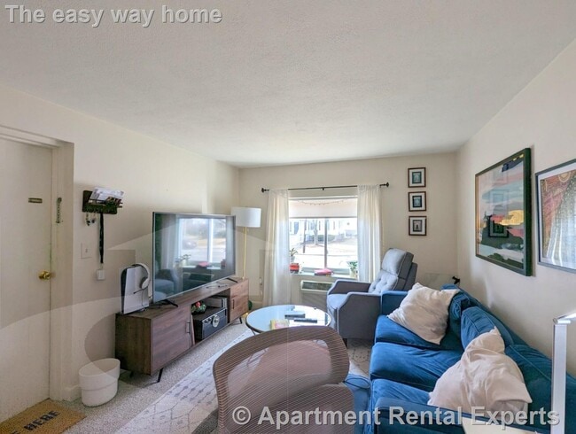 1003 Massachusetts Ave in Arlington, MA - Building Photo - Building Photo