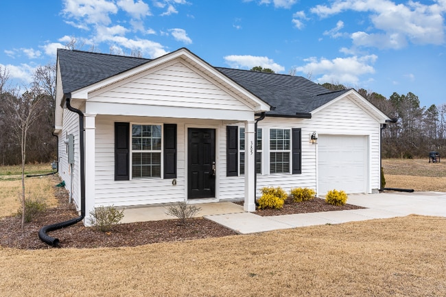 385 Dasu Dr in Clayton, NC - Foto de edificio - Building Photo