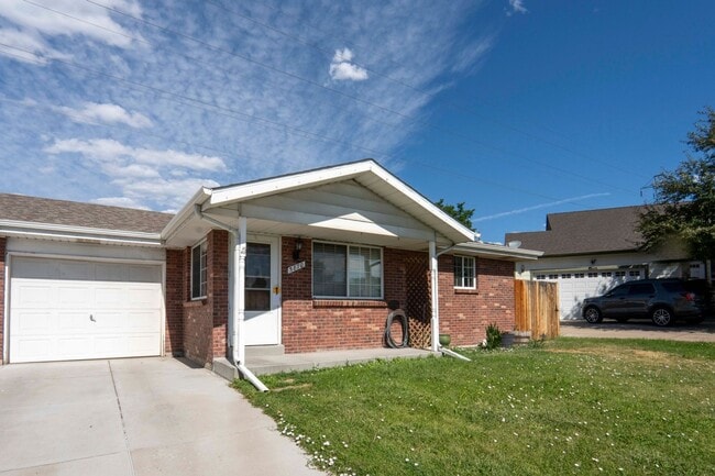 property at 5870 W 3rd Pl