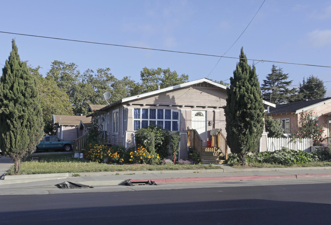 106 Marchant St in Watsonville, CA - Foto de edificio