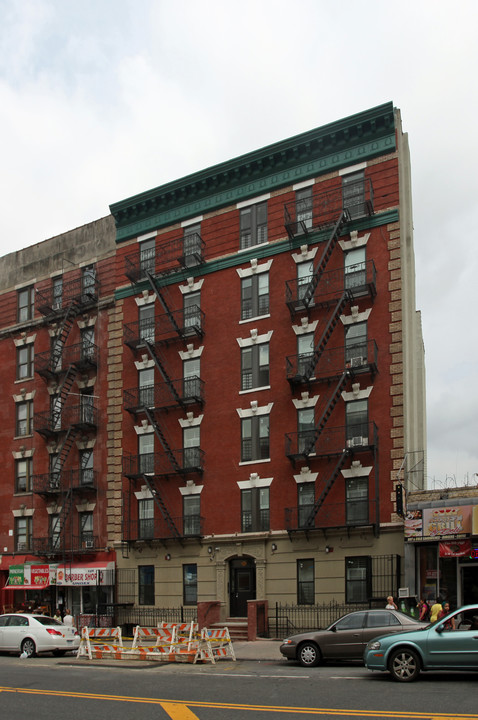 575 Southern Blvd in Bronx, NY - Foto de edificio