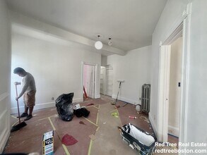 14 Quint Ave in Boston, MA - Building Photo - Building Photo