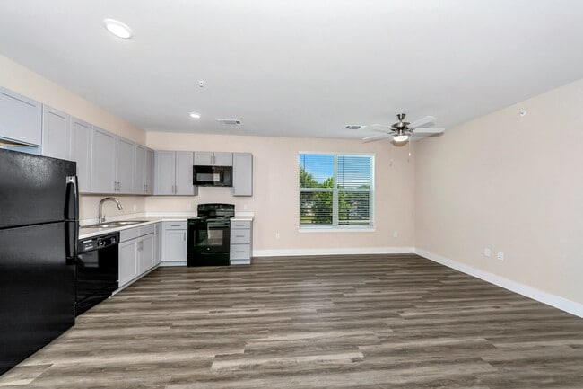 Patriot Park in Plano, TX - Building Photo - Building Photo