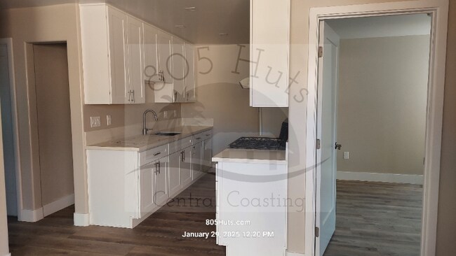 property at 1117 W El Camino St